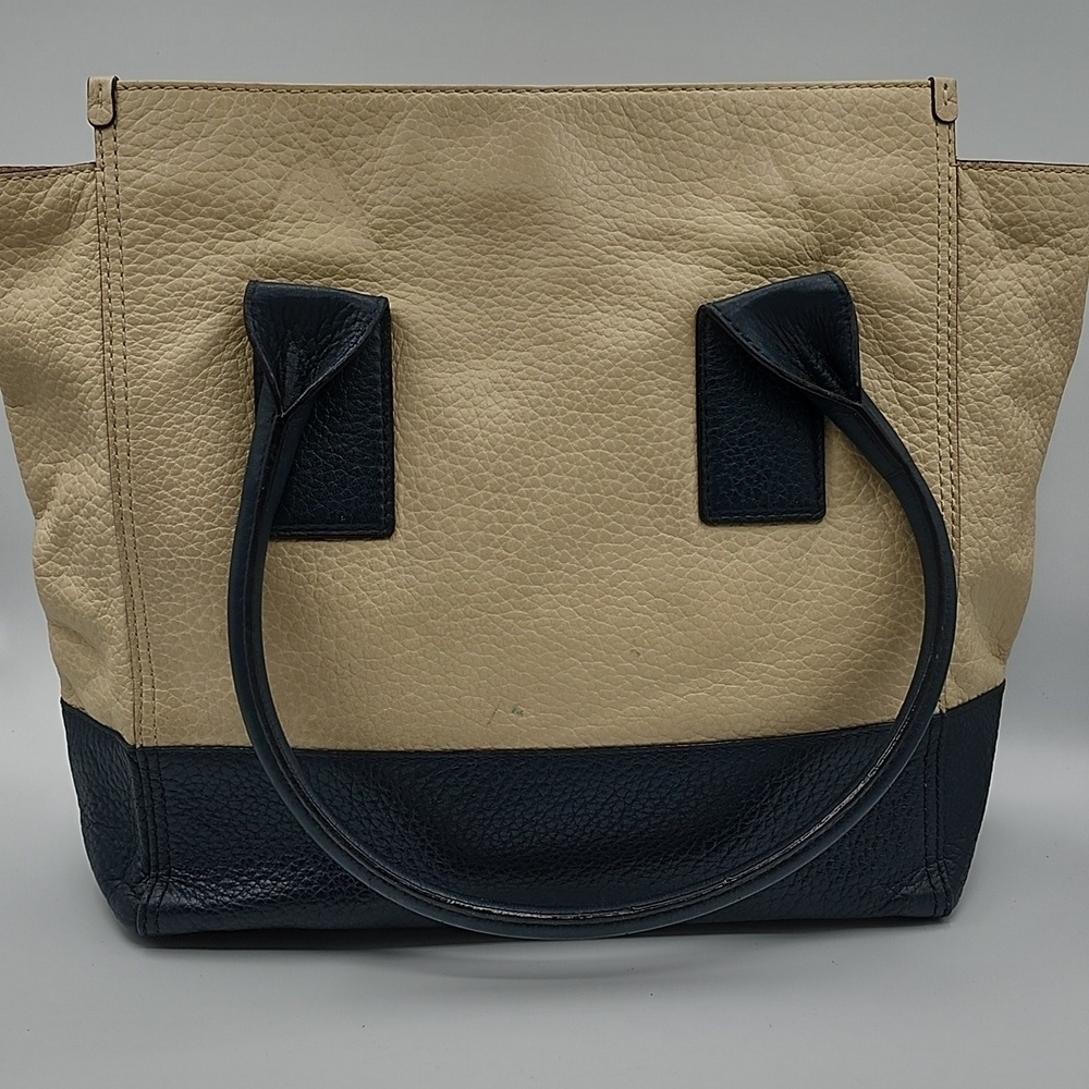 Kate Spade Chic Purse Leather Navy & Cream Large Tote/purse - Picture 3 of 8
